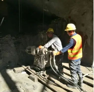 武胜水下抗分散灌浆料特点 水下不分散注浆料介绍